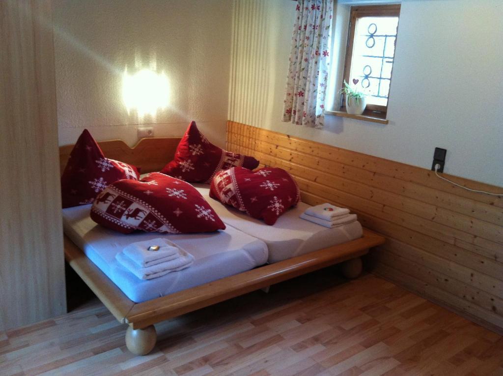 Appartements Hexahuesle Wald am Arlberg Room photo